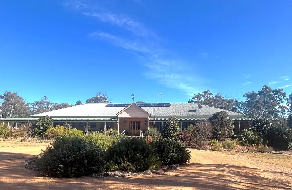 Coonabarabran 4 Bedroom Spacious, Stylish & Serene - Your Dream Lifestyle Starts Here