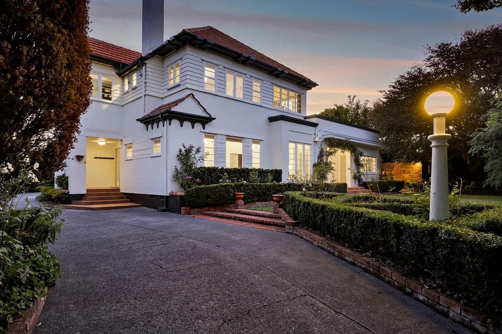 Hawera 5房  Grand residence on stunning private grounds