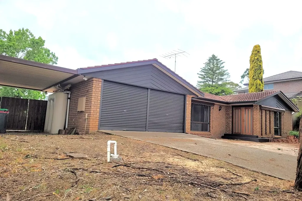 Recently renovated Home! Walk to Castle Towers! Samuel Gilbert zone (OC)!