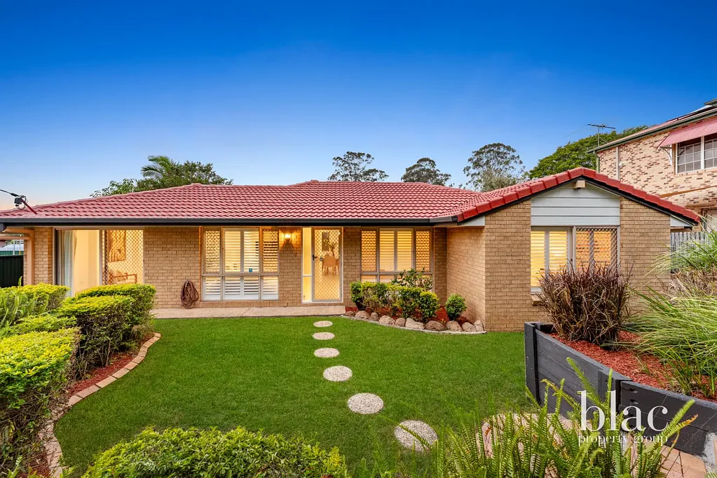 Petrie 3 Slaapkamer Beautifully Presented Lowset Family Home in Leafy Surrounds