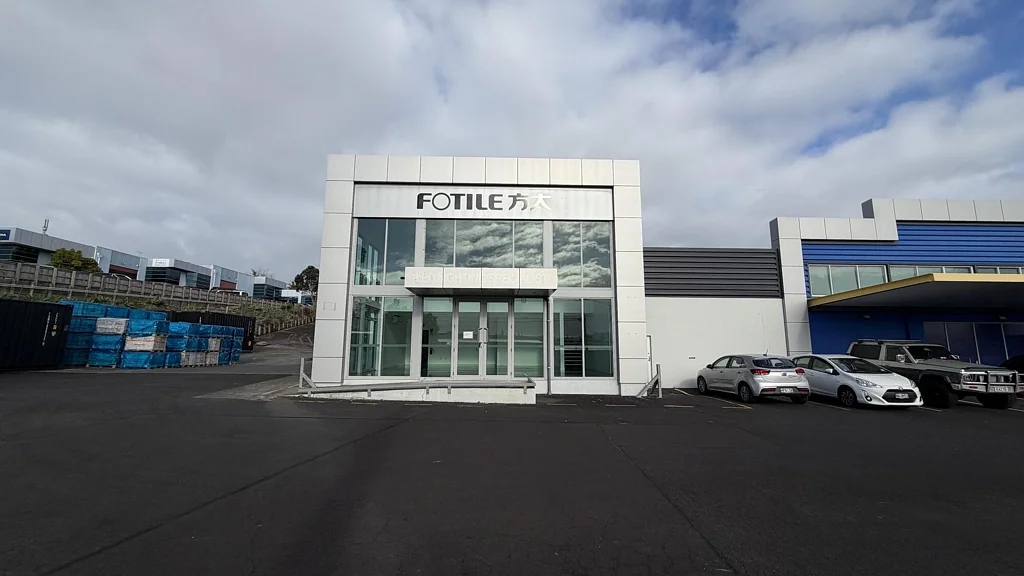 Wairau Valley High-profile Wairau showroom and warehouse