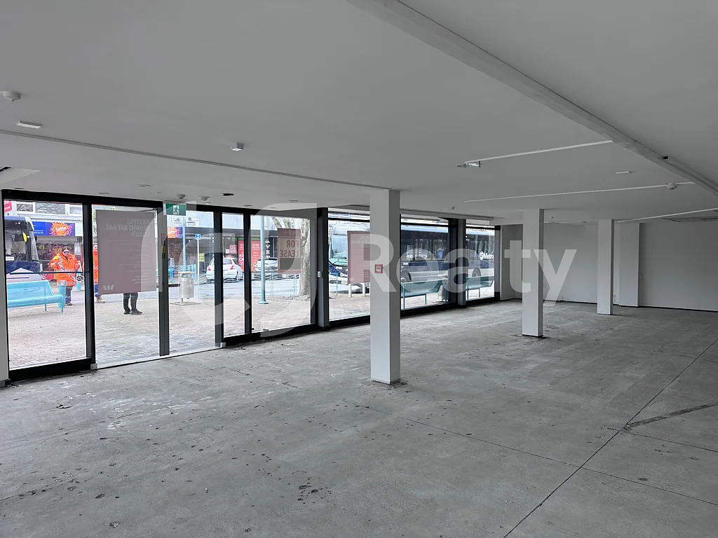 Browns Bay Prime Road Front Retail | 302sqm +