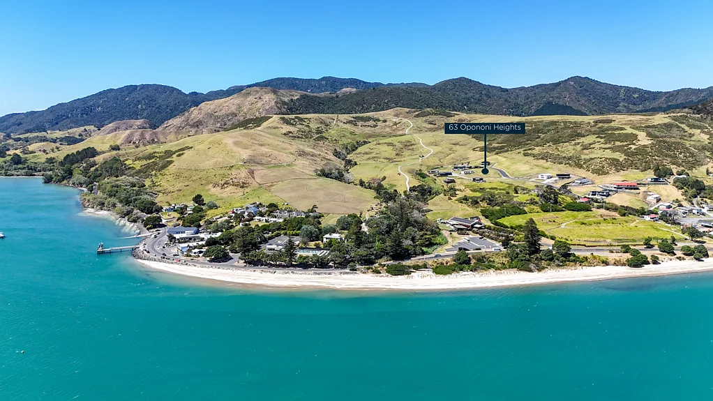 Opononi  Coastal Gem - Section with Harbour Views