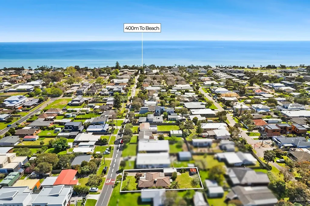 Dromana 3Zimmer Endless Potential in a Prime Beachside Pocket