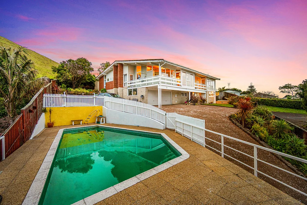 Mangere Bridge 4침실 Family Home with Harbour Views