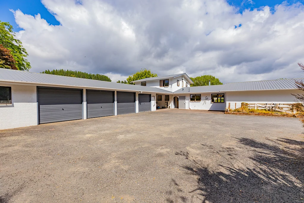 Taumarunui 5Kwarto Spacious Family Home with Stunning Rural Views