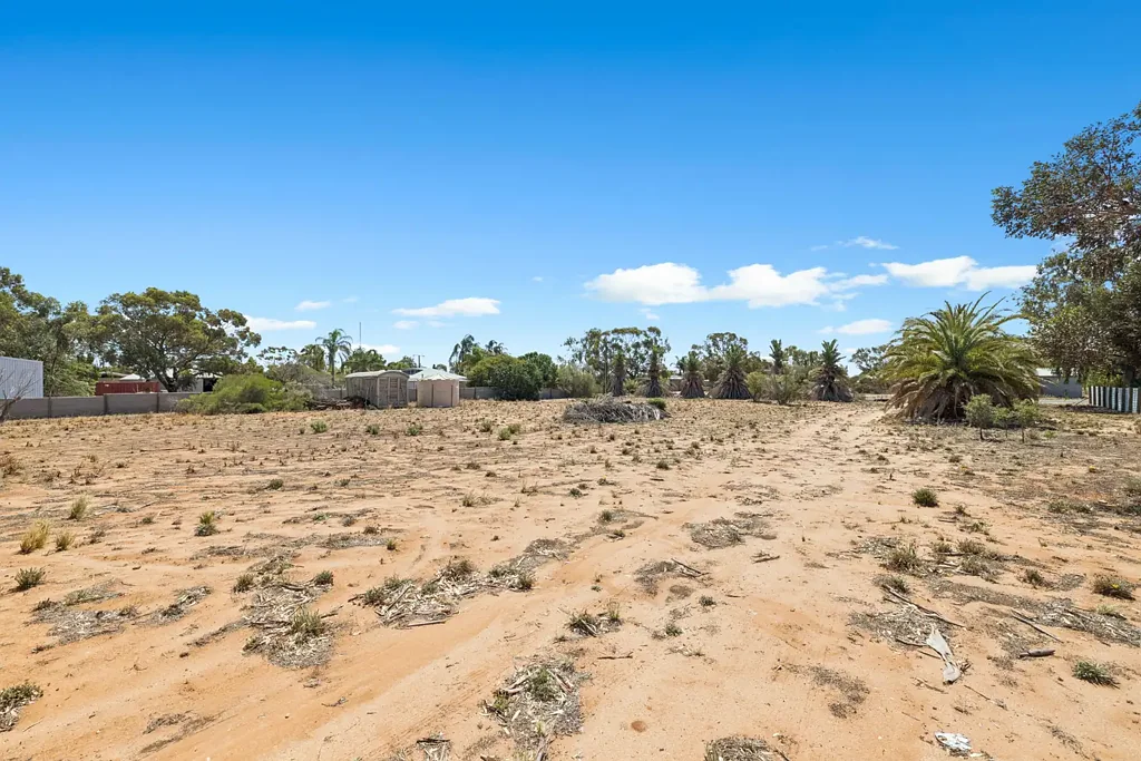 Nildottie North-Facing, Level Block Ready to Build in Tightly Held Township