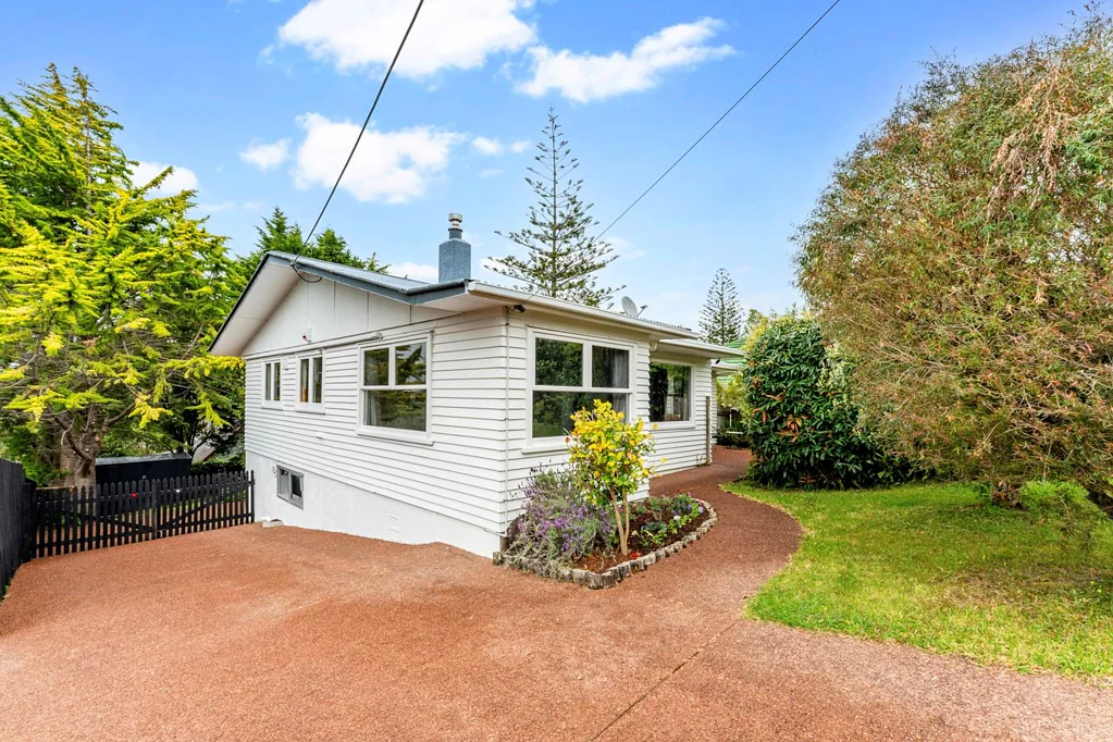 56 Taupo Street, Green Bay, Waitakere City, Auckland