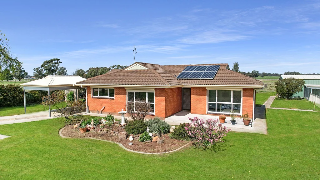 Carisbrook 3部屋 BRICK VENEER BEAUTY REFRESHED GEM ON EXPANSIVE ACREAGE