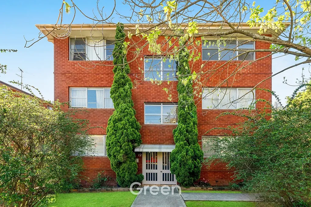 Charming Ground-Floor One-Bedroom Unit in a Convenient Eastwood Location!