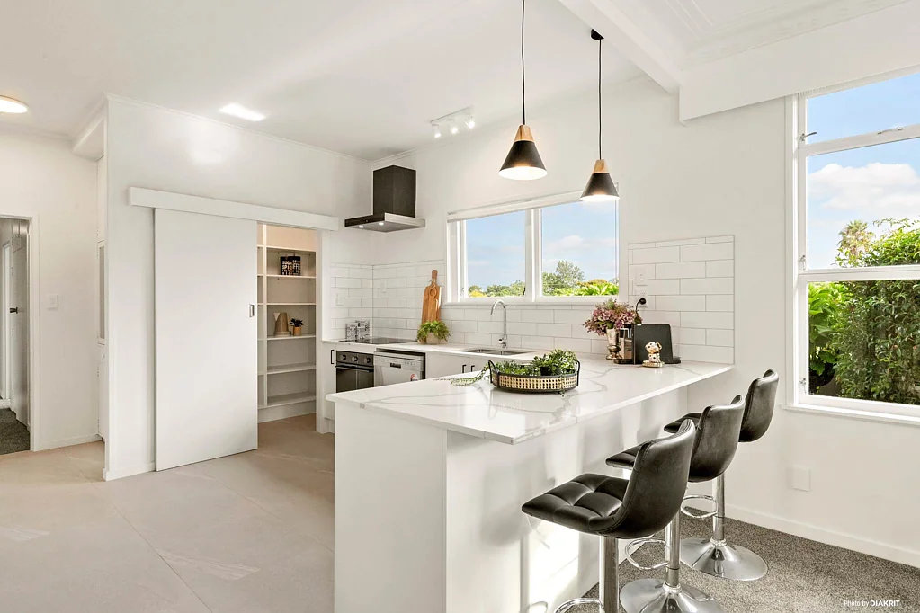 Pukekohe 3房  Stunning Kitchen Close To Town