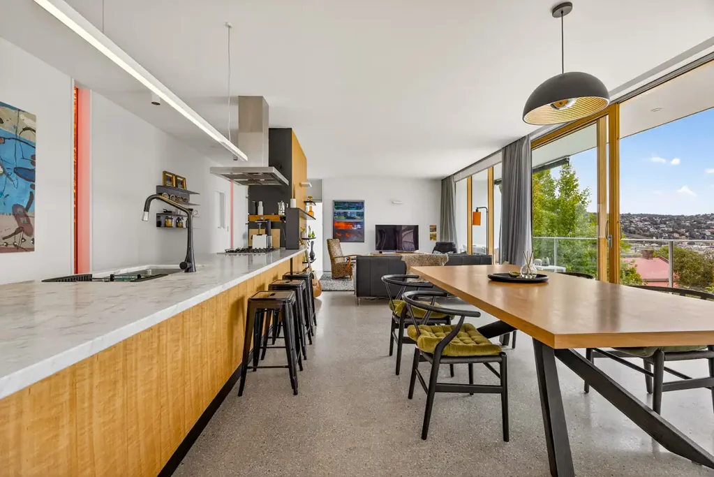 Launceston 2房  LUXURY INNER CITY LIVING