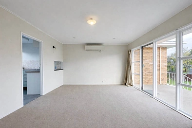 Modern & Convenient Living in the Heart of Ell...