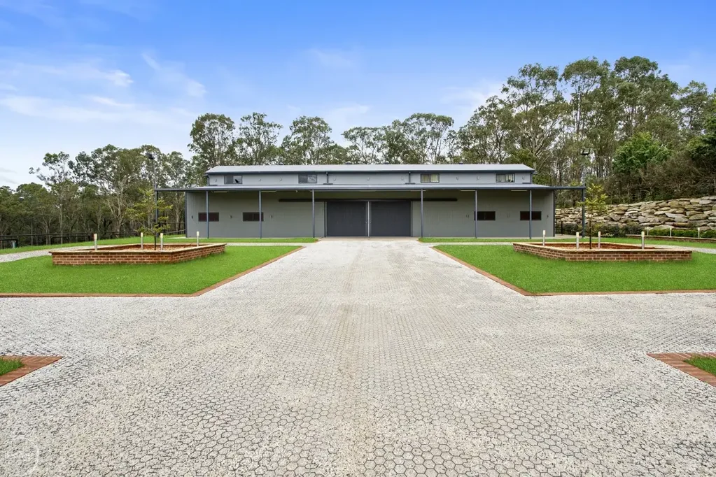 ELITE EQUINE FACILITY