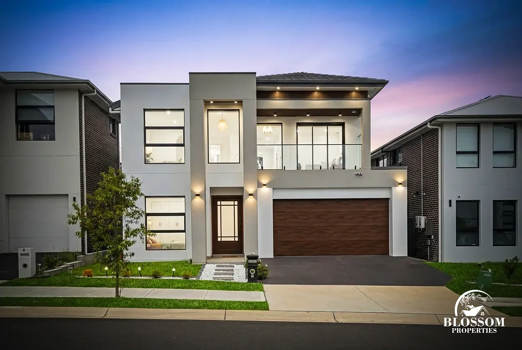 Marsden Park 5ห้องนอน “East-Facing Luxury on 374sqm — Grand Family Living with Designer Finishes”