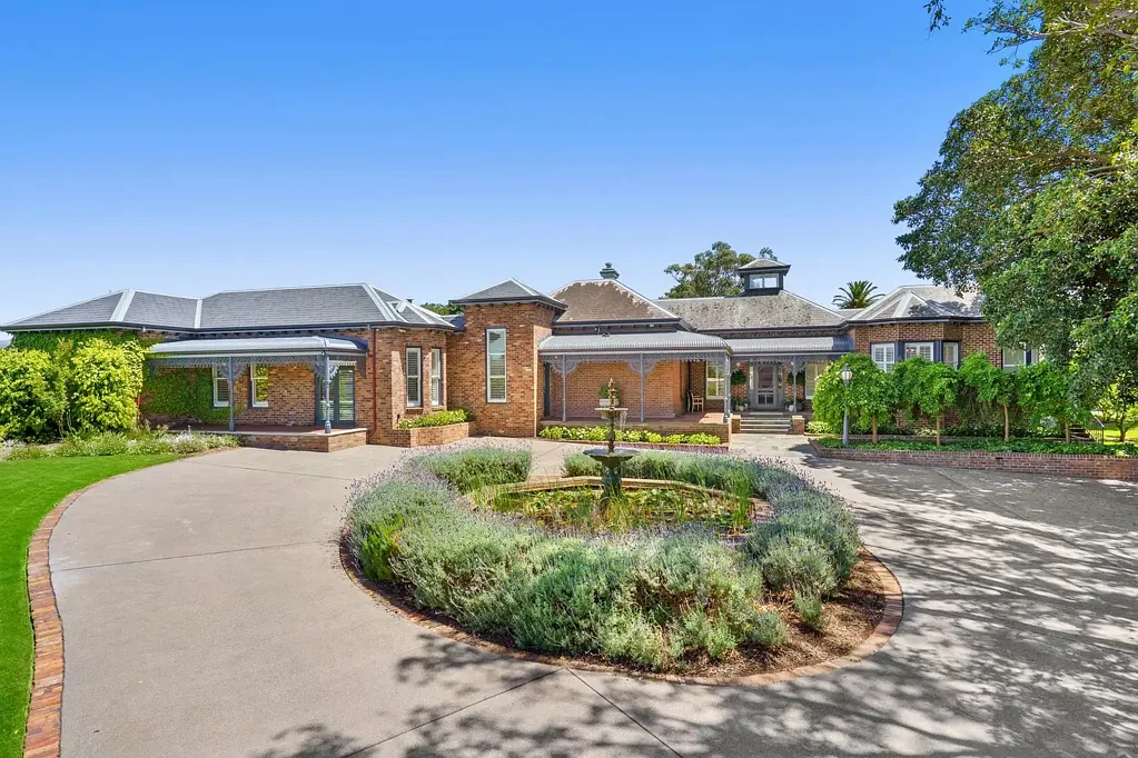 Newtown 5 Bedroom "Raith" 1864 - A Landmark Estate of Unrivalled Grandeur in Prestigious Newtown