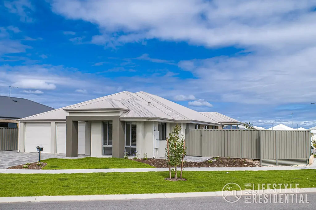 LOCATION ~ BEACH / PLAYGROUNDS / SCHOOLS