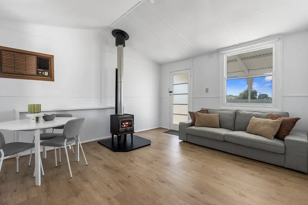 Ardrossan 3 Slaapkamer Freshly Updated Home in a Peaceful Location