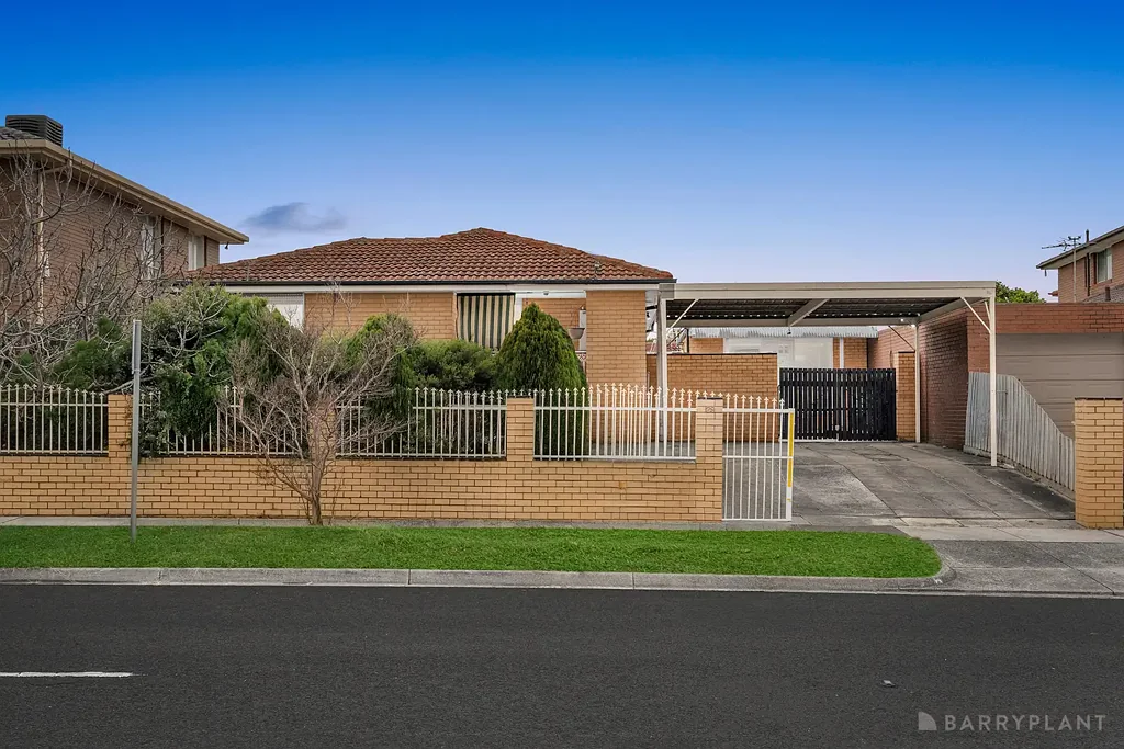 Dandenong North 4Habitaciones FAMILY SPACE WITH A BONUS STUDIO