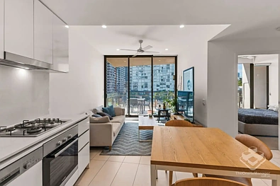 30410/24 Stratton Street, Newstead, QLD 4006, 2 Bedrooms, 1 Bathrooms, Apartment