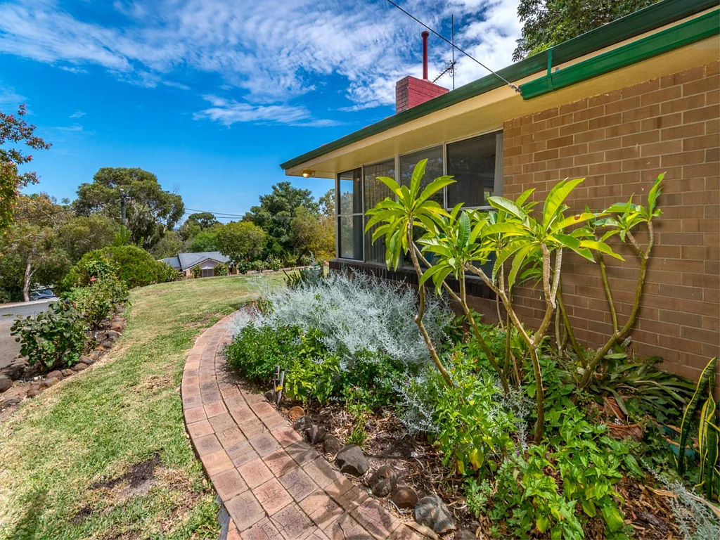 Kalamunda 5房  UNDER OFFER - TREE TOP VISA