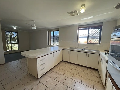 4 Ogram Place, Beechboro, WA 6063, 3 침실, 1 욕실, House