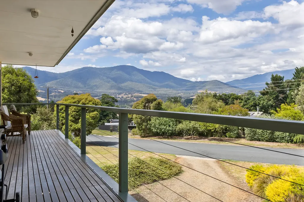 Tawonga 3બેડરૂમ Generous Living with a Mountain Backdrop