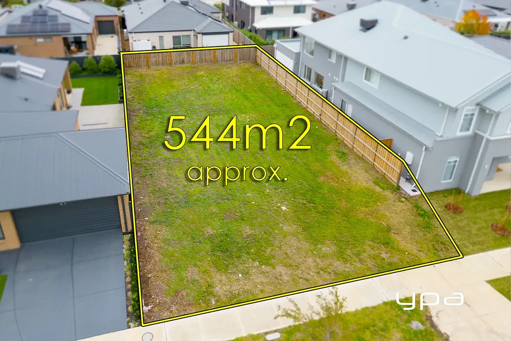 Sunbury Kingsfield紧俏地段 544m²无地役权 宽阔正面16米 34米深度 优质便利设施 梦想家园基础 宁静Emu Creek景观 美丽公园绿地 未来学校车站步行可达 新购物中心在建 Welcome To Your Future