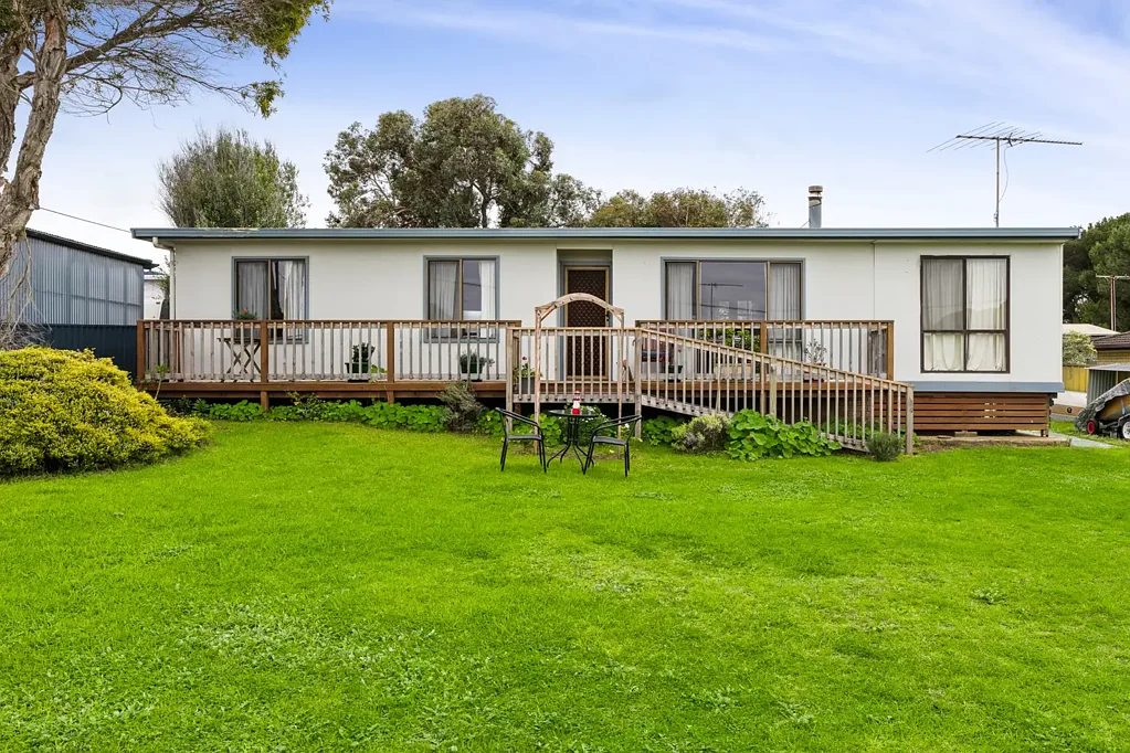 Kingscote 2 Bedroom The Ideal First Home or Coastal Downsizer