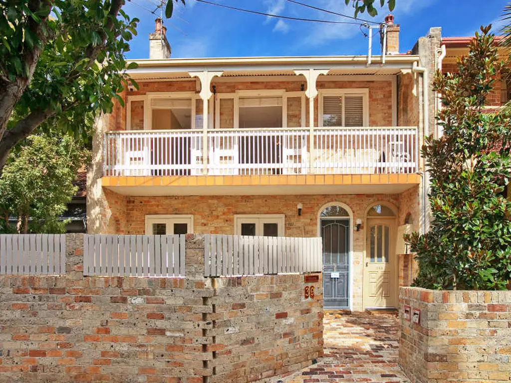 Charming Crows Nest Residence | Walk to Village Cafés, Metro & Lifestyle Hub