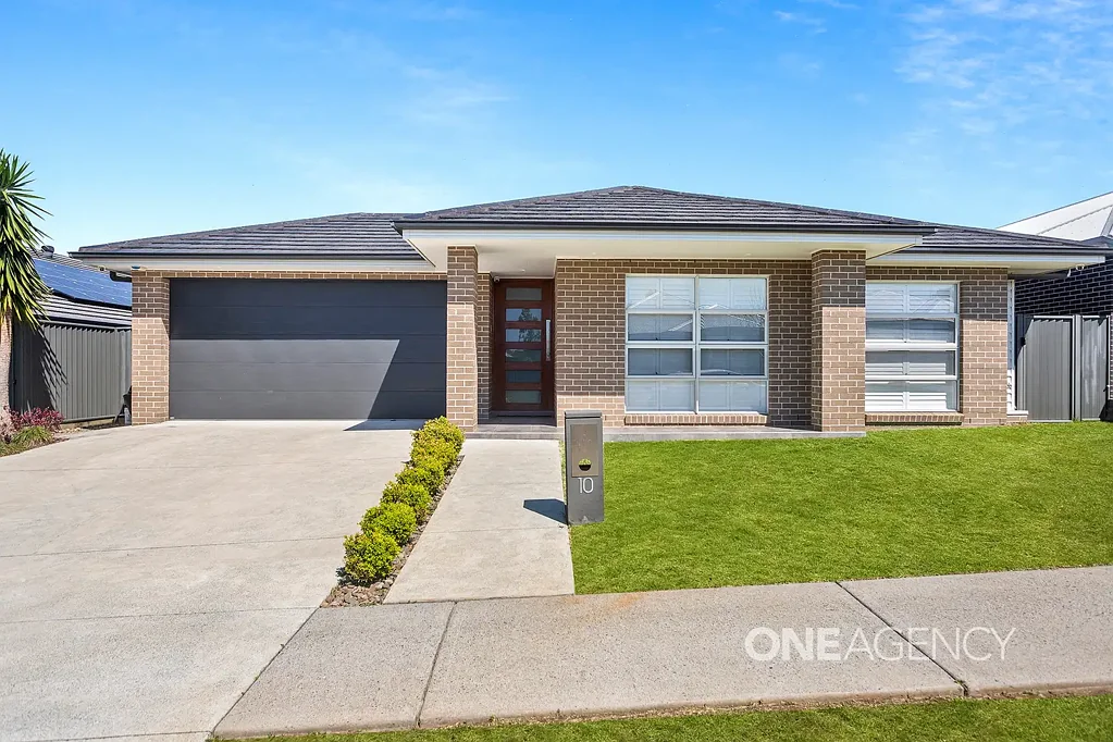 10 Meander Drive, Calderwood, NSW 2527