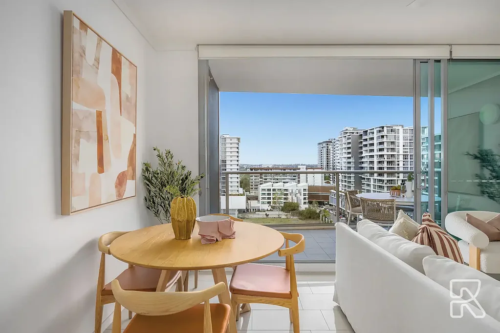 Hamilton 2房 度假村式生活，极致便利 Resort style living with exceptional convenience