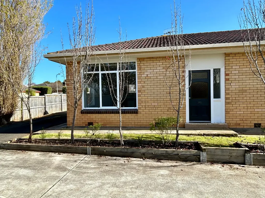 Neat 2 Bedroom Unit