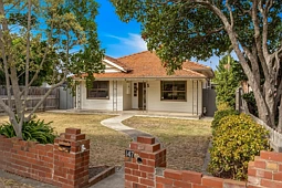 147 Rathcown Road, Reservoir