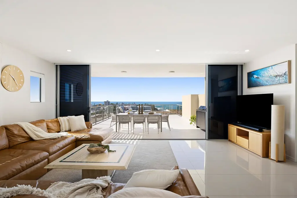 Kings Beach 3ਬੈੱਡਰੂਮ Spectacular Two Storey Luxury Penthouse With Panoramic Ocean Views