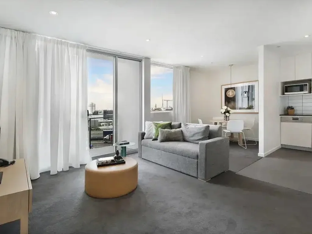 Fully Furnished 2 Bed, 2 Bath with Carpark at 'Aria'