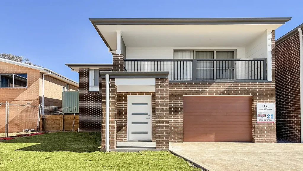 Brand-New Mudgee Living with Balcony Views