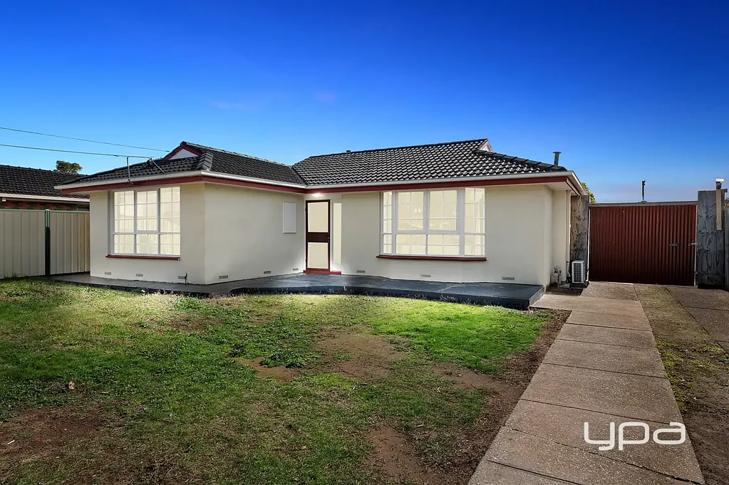 42 Carina Drive, Melton, VIC 3337