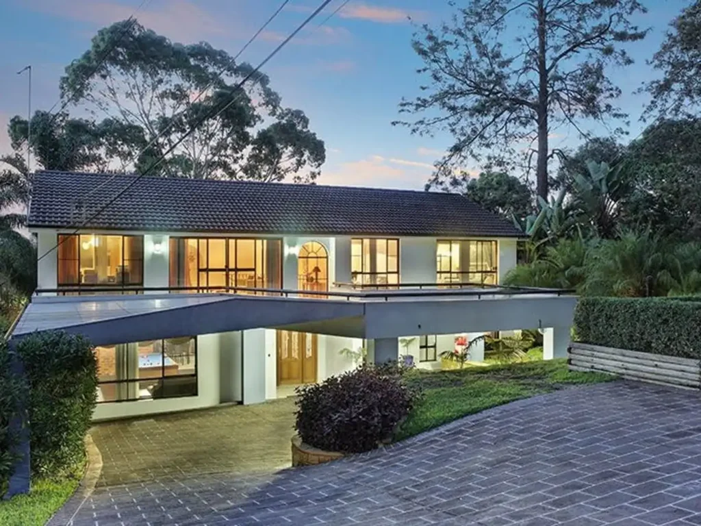 Spacious 4-Bedroom Family Home in Convenient Moorebank Locat