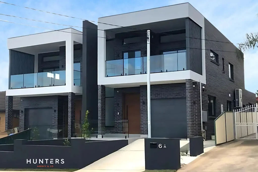 Luxurious and Solid - Convenient Location