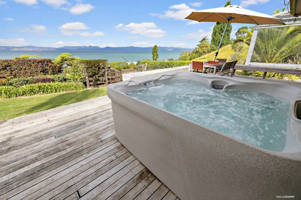 Kaiaua 3房  Spectacular Elevated Sea Views!