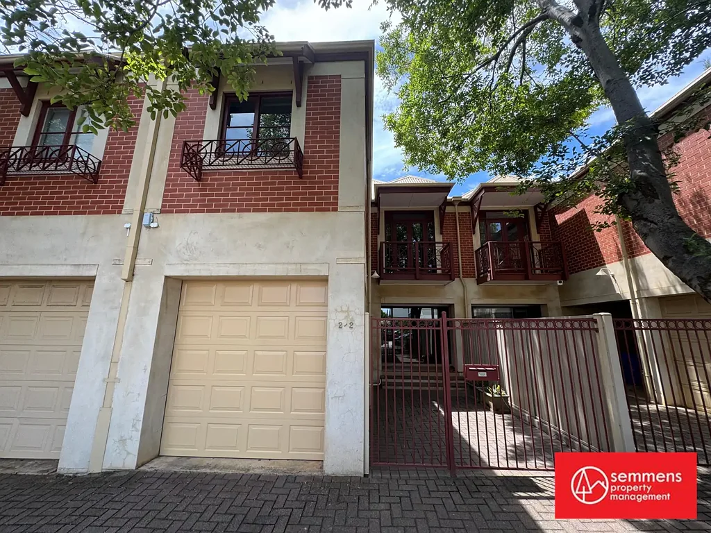 BEAUTIFULLY PRESENTED HOME IN NORWOOD