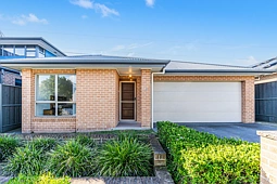 15 Wattleridge Crescent, North Kellyville