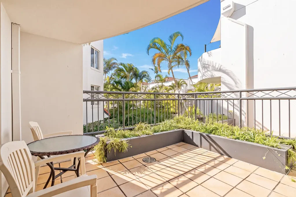 Tugun 1房  Golden Opportunity on Golden Four | Healthy Returns or Permanent Beach Pad