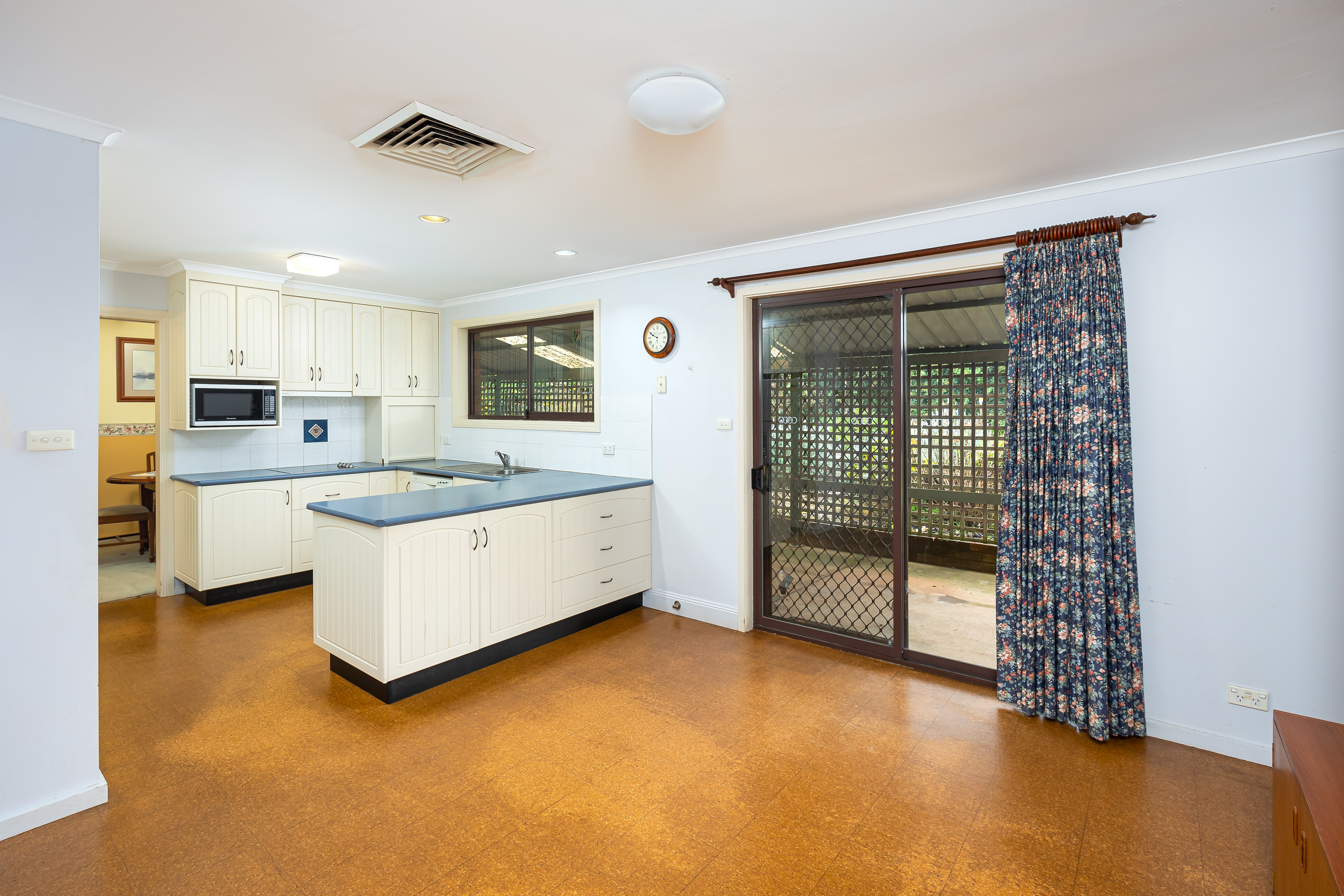 2 WELLINGHAM PL, TEMORA NSW 2666, 0 rūma, 0 rūma horoi, House