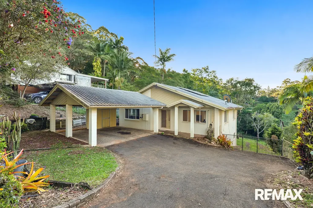 Rosemount 4ਬੈੱਡਰੂਮ Panoramic Views, Exceptional Shedding and 1.6 Acres of Possibility