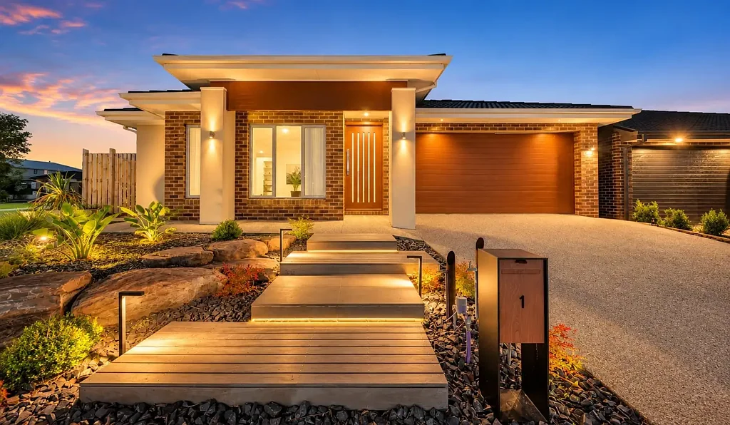Clyde North 4Kwarto CUSTOM-BUILT LUXURY, PARK VIEWS & PREMIUM FAMILY LIVING.