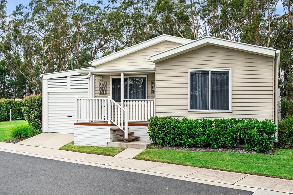 Lake Conjola 2 Bedroom Tranquil Bushland Retreat – North-Facing Home with Stunning Views!