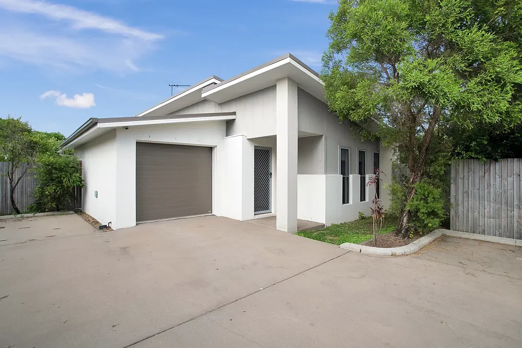 2/13 Anzac Street, Sarina, QLD 4737