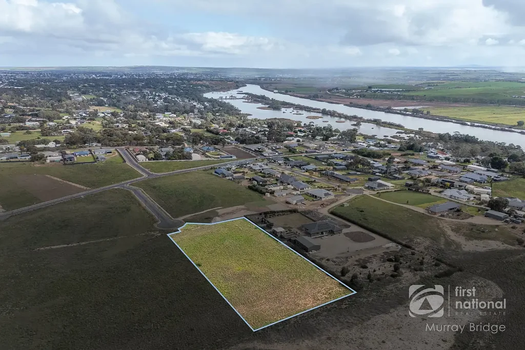 Murray Bridge Wonderful Extra Large parcel of land  1ha (2.5acres)